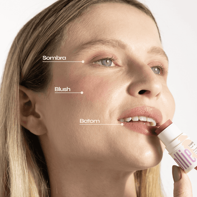 Bastão 3 em 1 Blush, Batom e Sombra FPS 95 Experimente o Blush Stick da Ollie. FPS 95, FPUVA 40, vitamina C e em cinco cores lindas e textura aveludada. Experimente praticidade com o Bastão 3 em 1 Ollie.