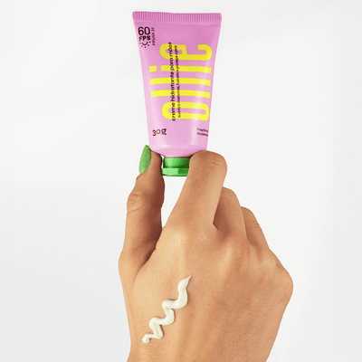 Creme Hidratante para Mãos FPS 60 FPUVA 22 O creme para as mãos com FPS 60 e FPUVA 22 protege, hidrata e previne manchas e sinais da idade, sendo sua nova mania para cuidados diários!