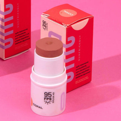 Bastão 3 em 1 Blush, Batom e Sombra FPS 95 Experimente o Blush Stick da Ollie. FPS 95, FPUVA 40, vitamina C e em cinco cores lindas e textura aveludada. Experimente praticidade com o Bastão 3 em 1 Ollie.