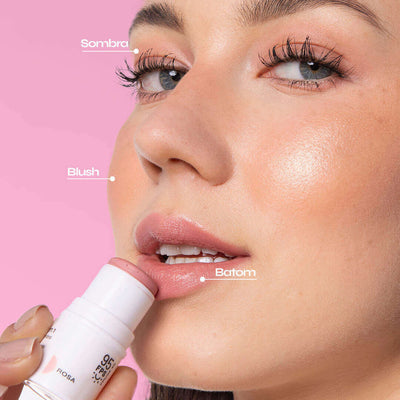 Bastão 3 em 1 Blush, Batom e Sombra FPS 95 Experimente o Blush Stick da Ollie. FPS 95, FPUVA 40, vitamina C e em cinco cores lindas e textura aveludada. Experimente praticidade com o Bastão 3 em 1 Ollie.