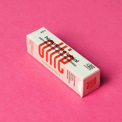 Hidratante Labial com FPS 50 Nosso Hidratante Labial hidrata, protege e repara. Com proteção de FPS 50 e FPUVA 18, com Ácido Hialurônico e Esqualano presentes na fórmula.