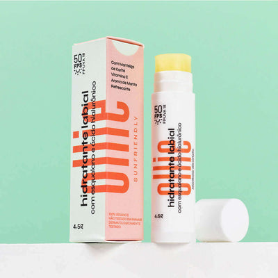 Hidratante Labial com FPS 50 Nosso Hidratante Labial hidrata, protege e repara. Com proteção de FPS 50 e FPUVA 18, com Ácido Hialurônico e Esqualano presentes na fórmula.